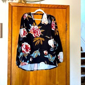 Womens size medium blouse, New in bag